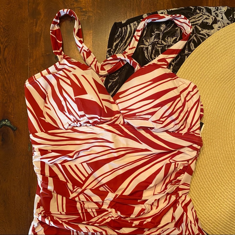Miracle ‘Dreamsuit’ Red/White Tropical 🌴 NWT - Picture 2 of 8
